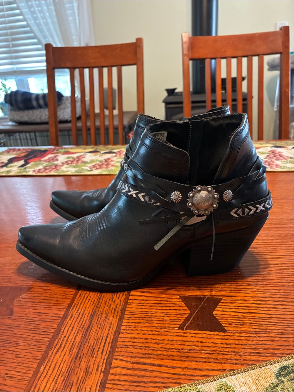 Durango western style boots. High quality and comfortable boots. 2” heel - Picture 8 of 8